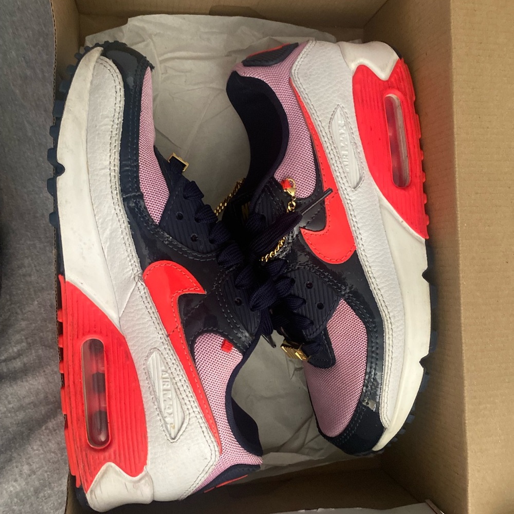 Nike. Mixed colors. Used only twice. Perfect condition.